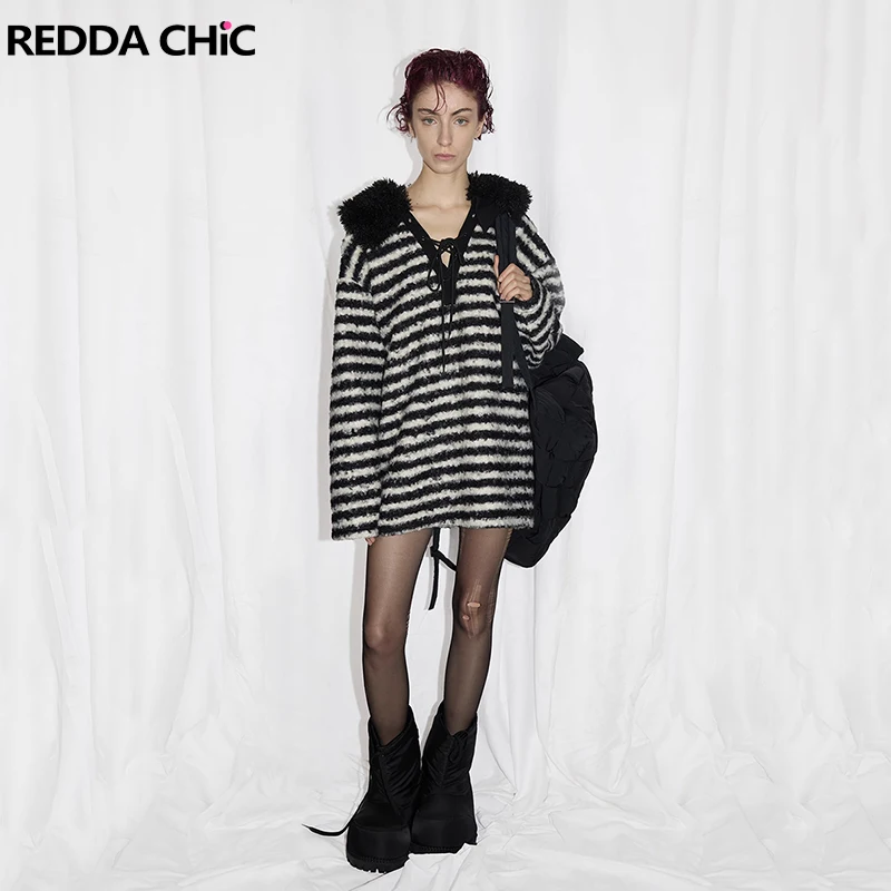 REDDACHiC шерстяной свитер со съемным меховым воротником, женский топ большого размера, черный, белый, полосатый джемпер с v-образным вырезом, зимний трикотаж
REDDACHiC шерстяной свитер со съемным меховым воротником, женский топ большого размера, черный, белый, полосатый джемпер с v-образным вырезом, зимний трикотаж