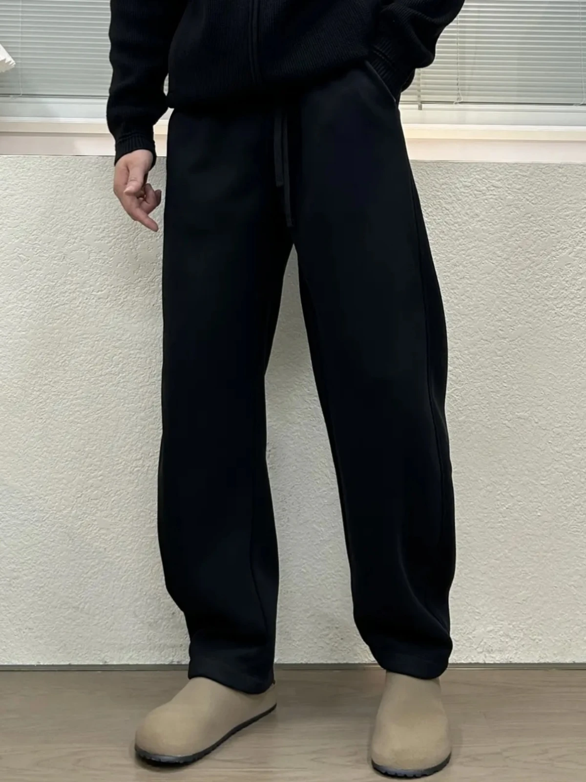 Мужские повседневные брюки прямого кроя, осенние, свободные, облегающие, спортивные, модные, в стиле INS
Мужские повседневные брюки прямого кроя, осенние, свободные, облегающие, спортивные, модные, в стиле INS