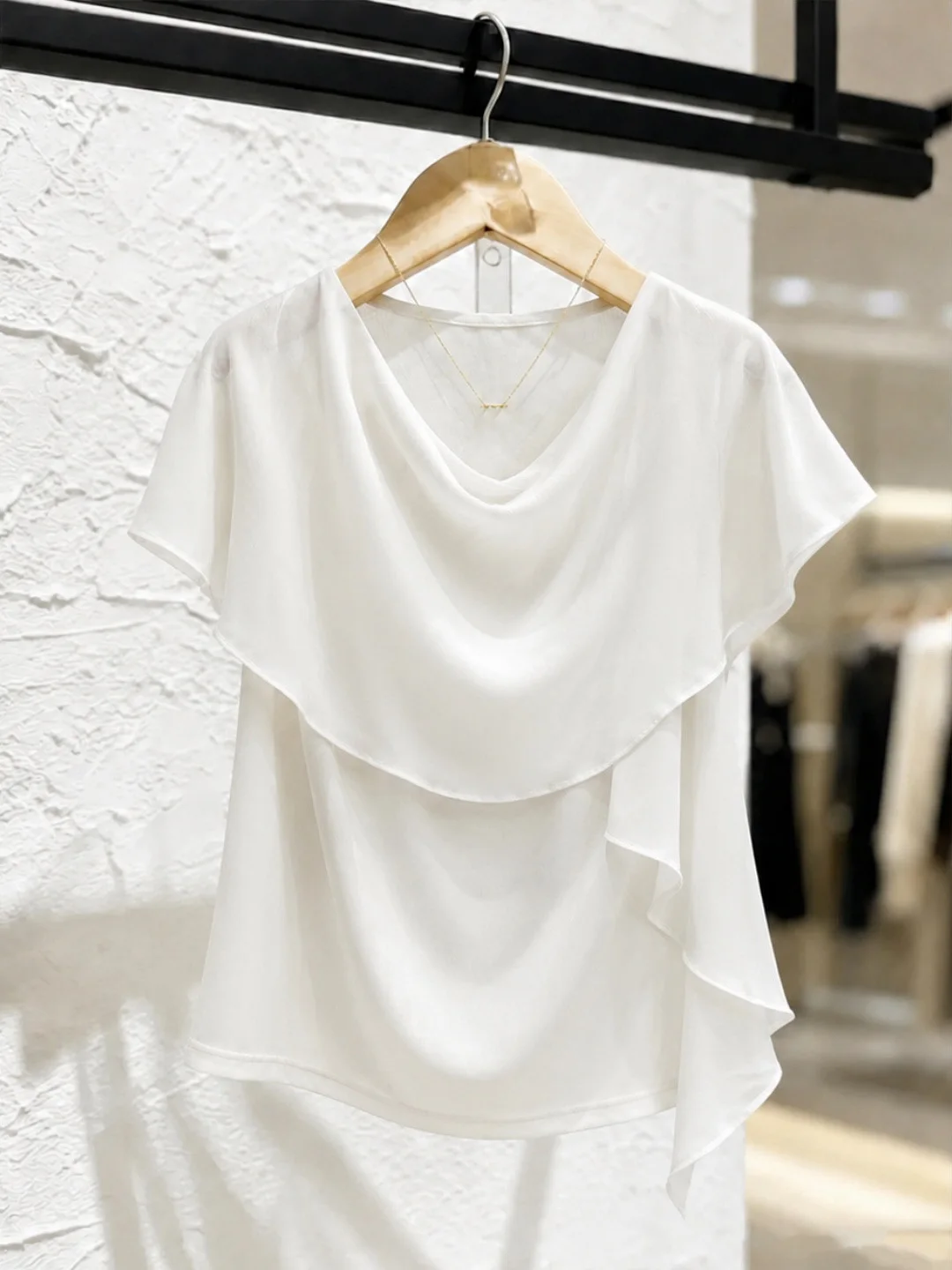 Fashionable Versatile Light Maturity Style Small Shirt Commute Personality Top Short Sleeve Straight Tube Korean Style Silk
Fashionable Versatile Light Maturity Style Small Shirt Commute Personality Top Short Sleeve Straight Tube Korean Style Silk