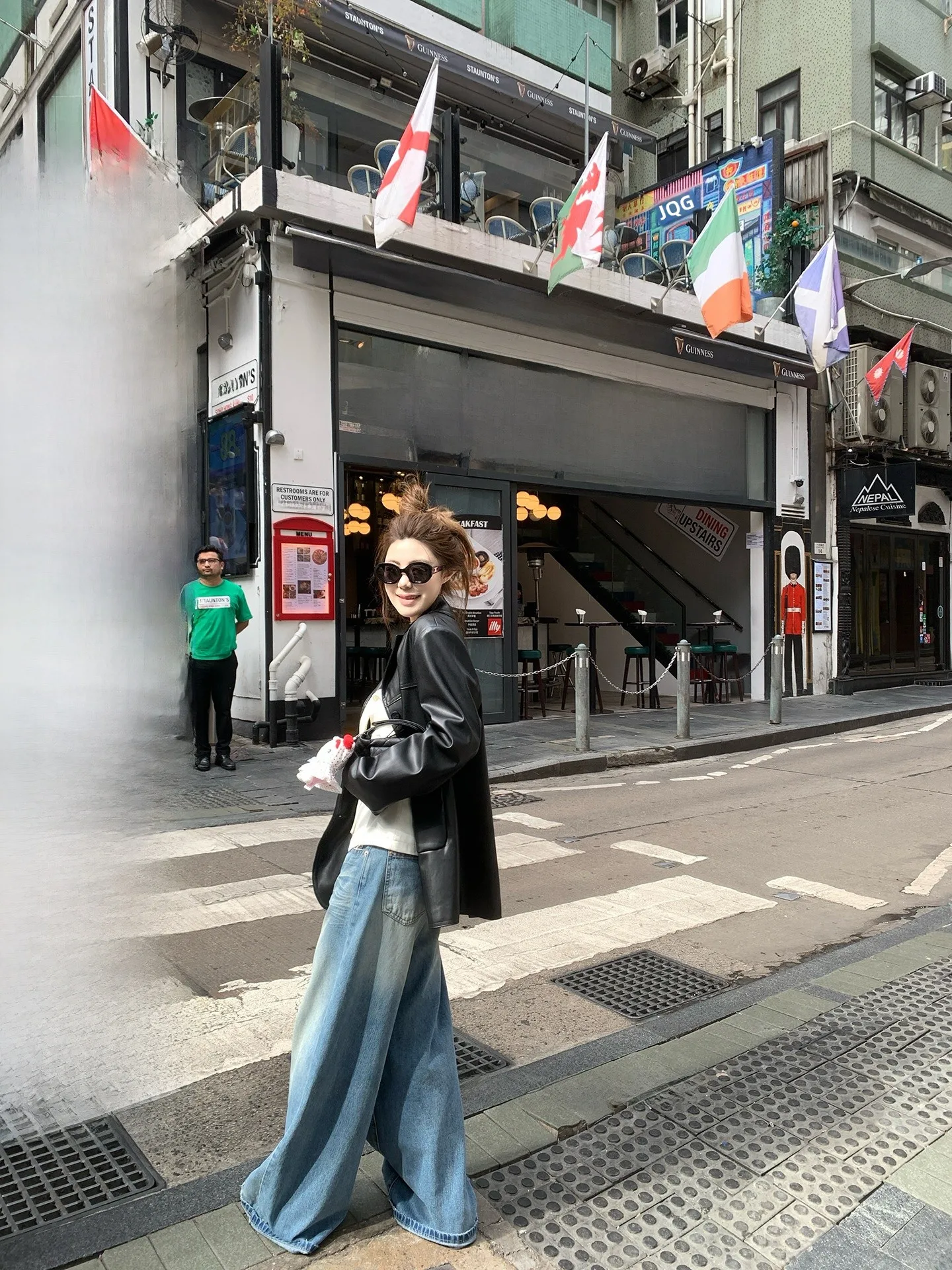 Stylish Black Casual Leather Jacket High Intelligence Silhouette Versatile Design Classic Prologue Fashionable Outerwear
Stylish Black Casual Leather Jacket High Intelligence Silhouette Versatile Design Classic Prologue Fashionable Outerwear