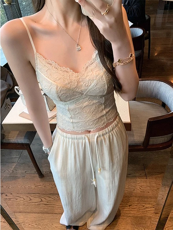 Женский топ-майка с кружевной отделкой по бокам, со встроенными чашечками, для ранней осени, дизайн Bal Faion
Женский топ-майка с кружевной отделкой по бокам, со встроенными чашечками, для ранней осени, дизайн Bal Faion