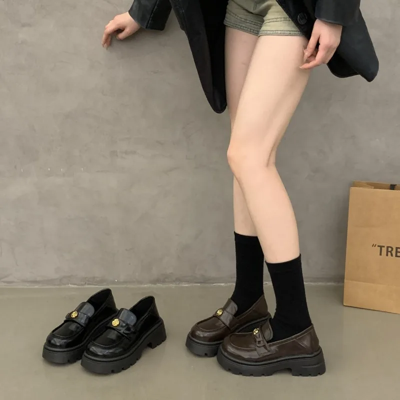 2025 Новые женские модные и универсальные модная стильная обувь Модная повседневная обувь на плоской подошве Модная обувь Женская Обувь
2025 Новые женские модные и универсальные модная стильная обувь Модная повседневная обувь на плоской подошве Модная обувь Женская Обувь