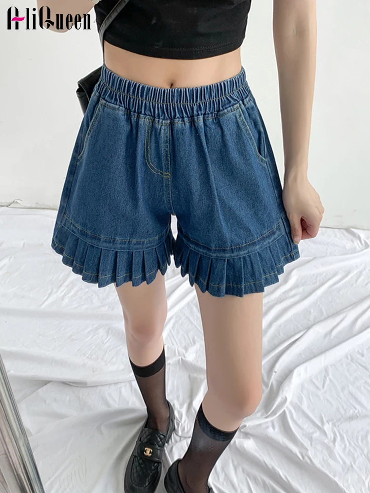 Summer Women Blue Wide Leg Pleated Jeans Shorts Female Sweet Vintage Elastic Waist Straight Short Cotton Denim Pants Streetwear
Summer Women Blue Wide Leg Pleated Jeans Shorts Female Sweet Vintage Elastic Waist Straight Short Cotton Denim Pants Streetwear