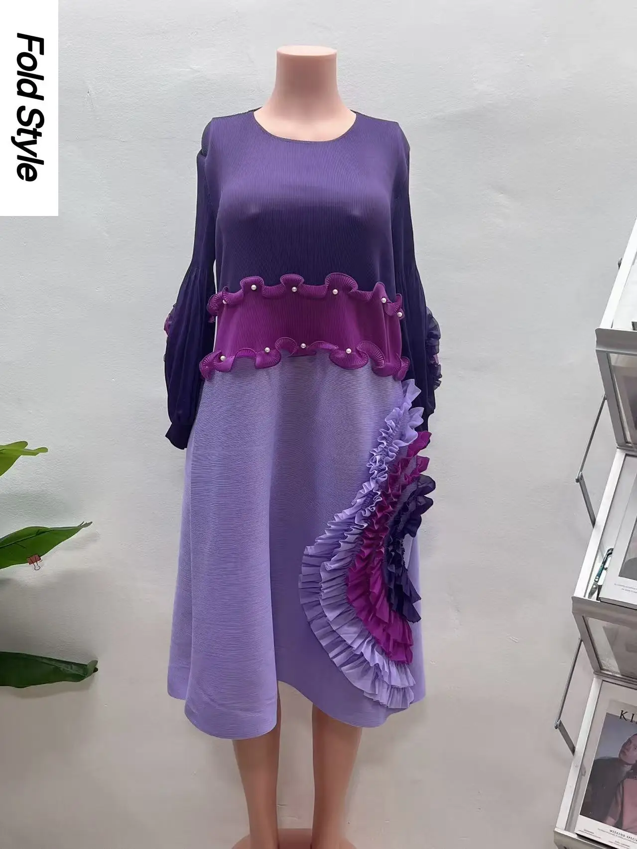 Miyake Pleated Dress 2025 Summer Wholesale New Gradual Change Dense Edge Temperament Big Loose Women's Dress
Miyake Pleated Dress 2025 Summer Wholesale New Gradual Change Dense Edge Temperament Big Loose Women's Dress