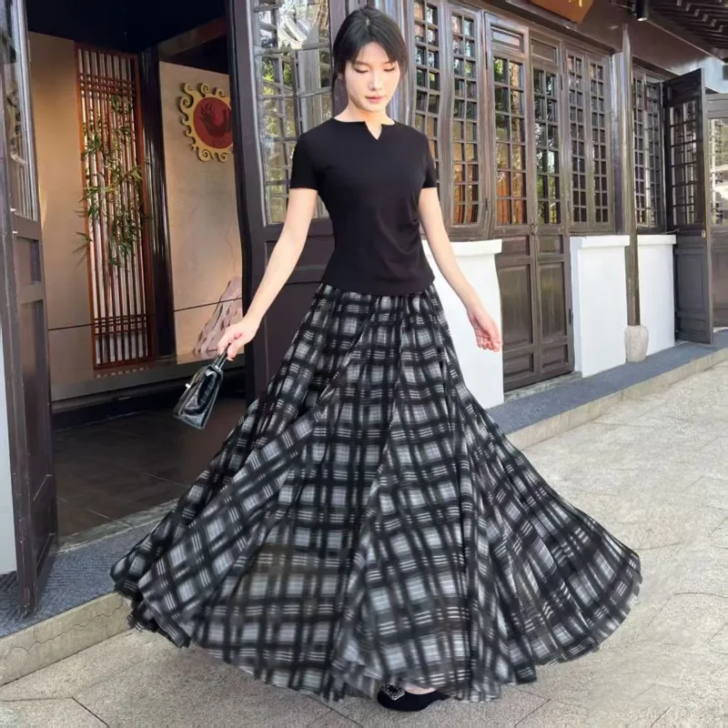 Модная женская сетчатая контрастная клетчатая юбка с морщинами, весна-лето, свободные трехслойные макси-юбки с высокой талией и большим спросом
Модная женская сетчатая контрастная клетчатая юбка с морщинами, весна-лето, свободные трехслойные макси-юбки с высокой талией и большим спросом
