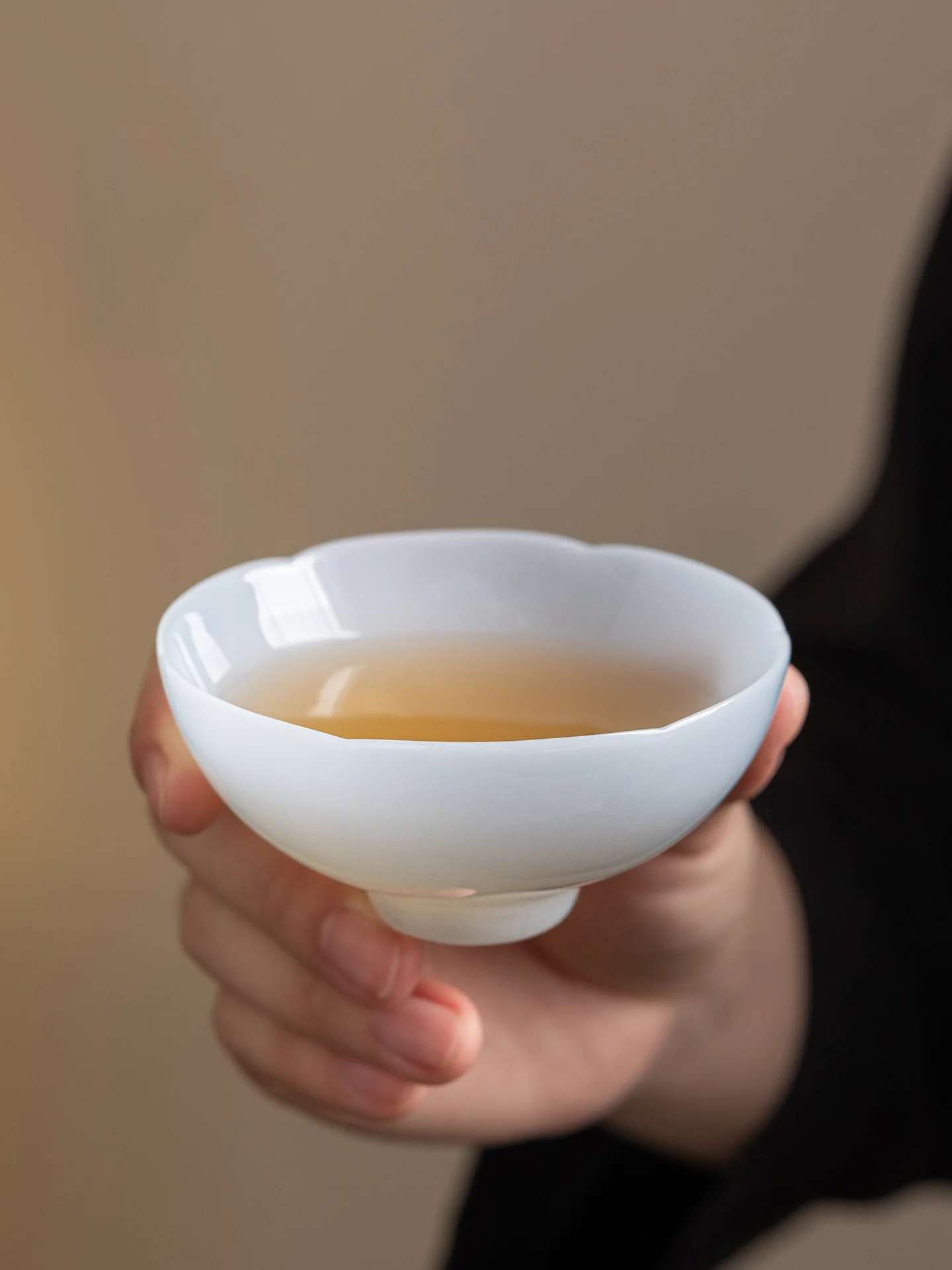 High-End Ceramic Tea Cup Qingyu White Porcelain Single Cup Lady Special Personal Drinking Cup Vintage Chinese Style Gift
High-End Ceramic Tea Cup Qingyu White Porcelain Single Cup Lady Special Personal Drinking Cup Vintage Chinese Style Gift