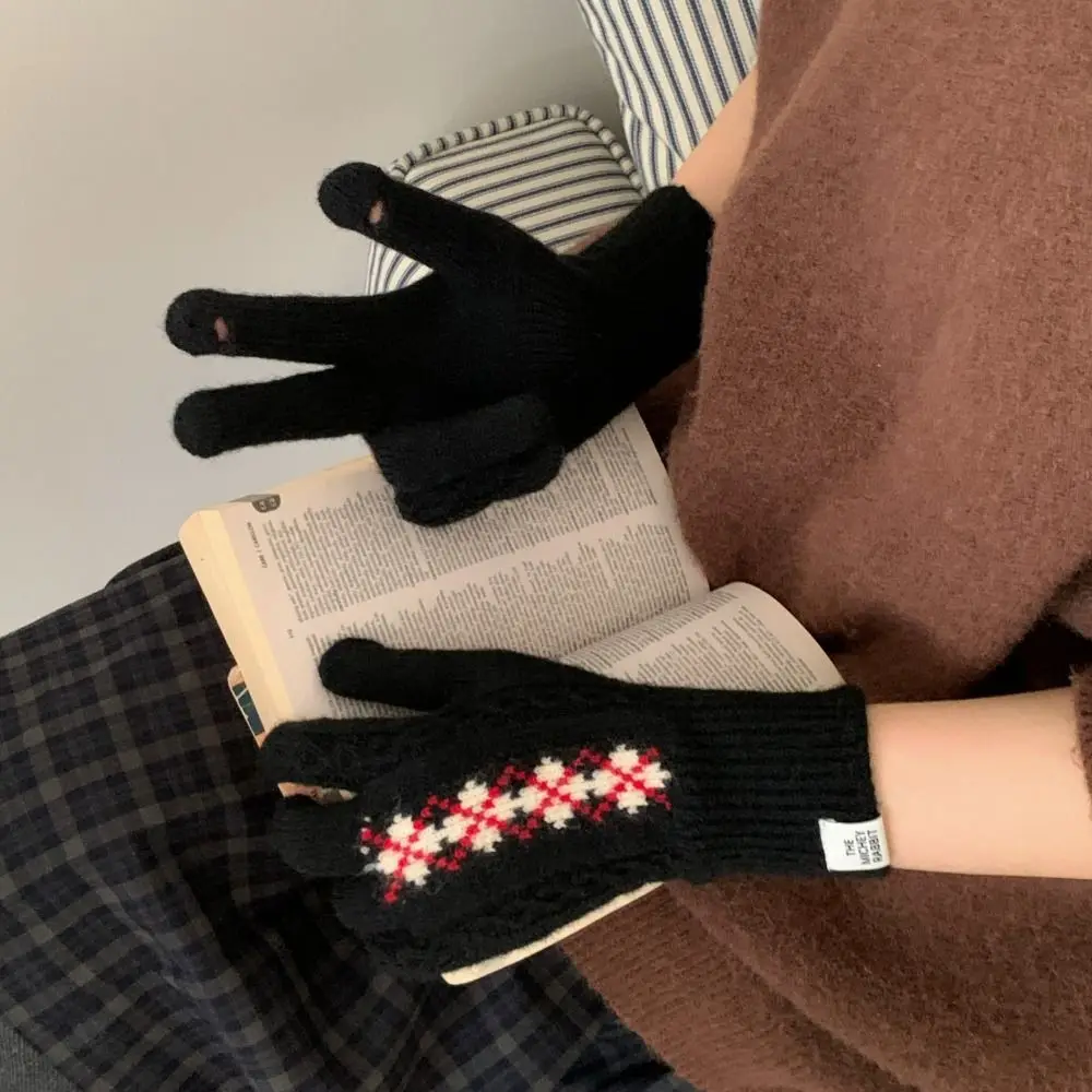 Fair Island Style Winter Knitted Gloves Red Thick Crosshatched Pattern Wool Gloves Warm Waterproof Women Cycling Mittens Autumn
Fair Island Style Winter Knitted Gloves Red Thick Crosshatched Pattern Wool Gloves Warm Waterproof Women Cycling Mittens Autumn
