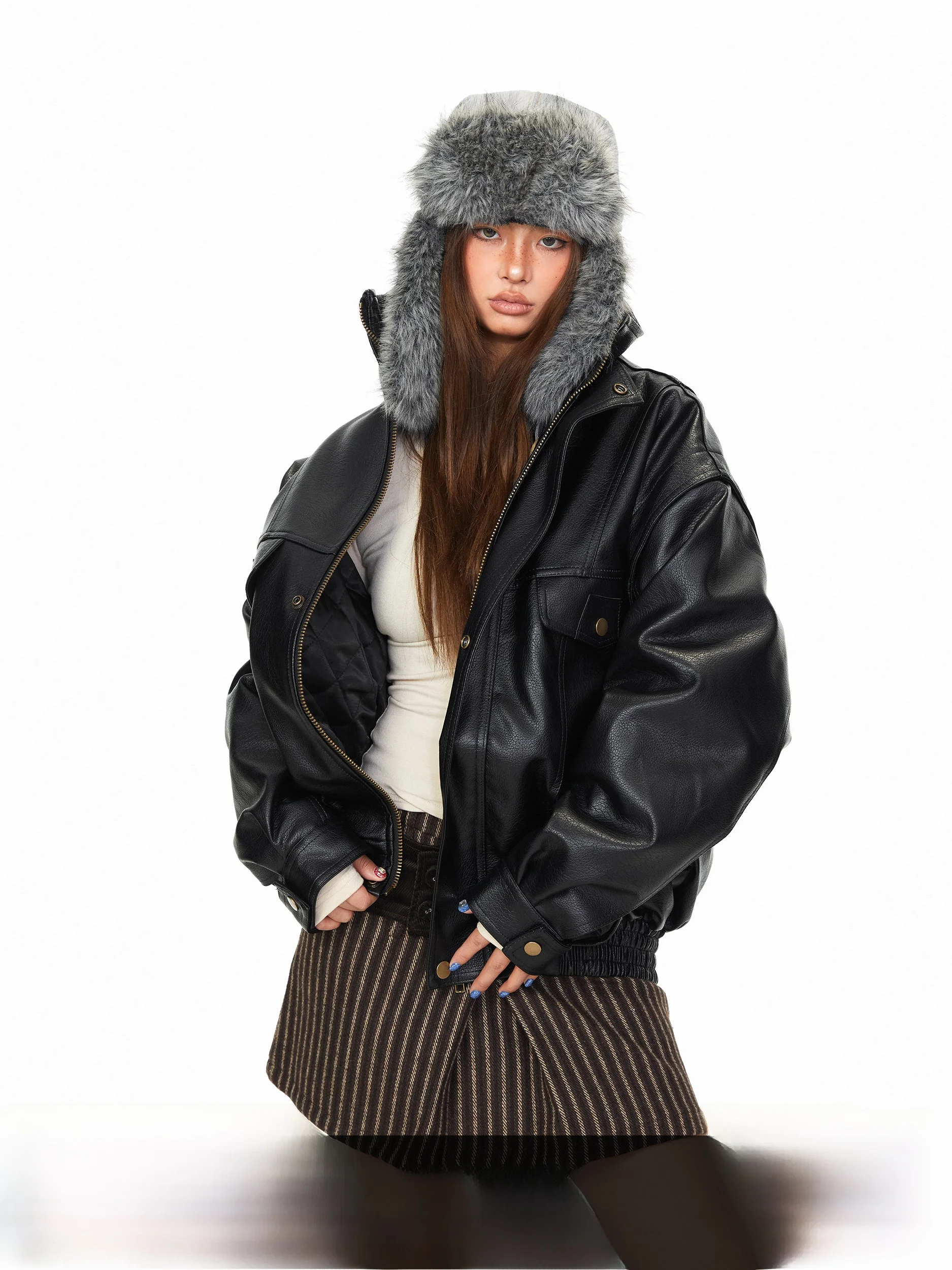 Blabb Sli PU Leather Jaet with Fur Collar Thiened Warm Cotton Coat Women's Loose Fit Winter Faion Brand
Blabb Sli PU Leather Jaet with Fur Collar Thiened Warm Cotton Coat Women's Loose Fit Winter Faion Brand