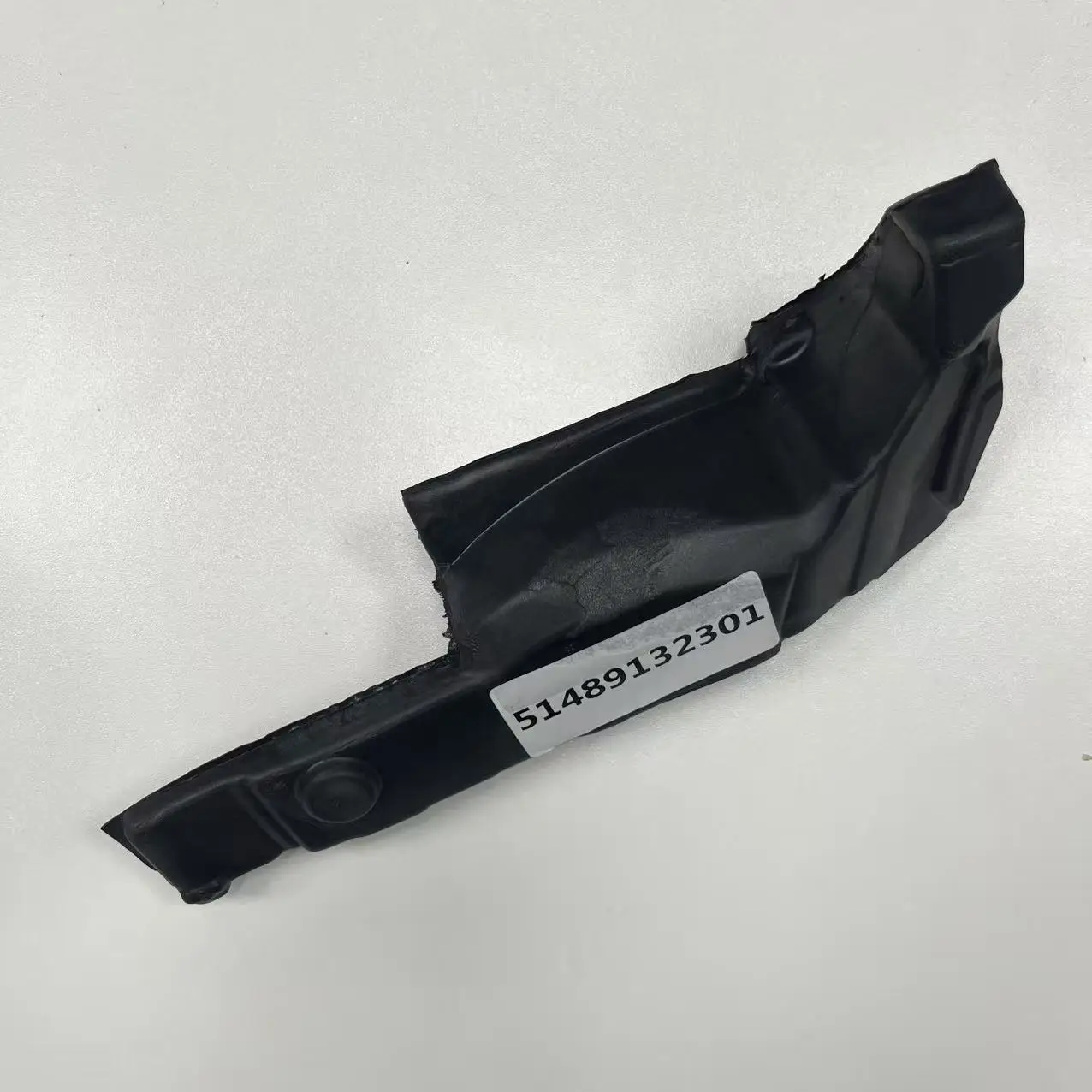 51489132302 Front Right A-pillar Seal Insulator Foam For BMW F10 F11 520i 523i ActiveHybrid 5 528i xDrive 535i xDrive M5
51489132302 Front Right A-pillar Seal Insulator Foam For BMW F10 F11 520i 523i ActiveHybrid 5 528i xDrive 535i xDrive M5