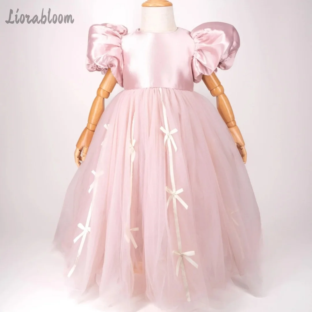 Custom-Designed Puff-Sleeve Formal Gown Princess-Style Flower Girl Dress Adorned Bow Wedding Party Attire Dress свадебное платье
Custom-Designed Puff-Sleeve Formal Gown Princess-Style Flower Girl Dress Adorned Bow Wedding Party Attire Dress свадебное платье