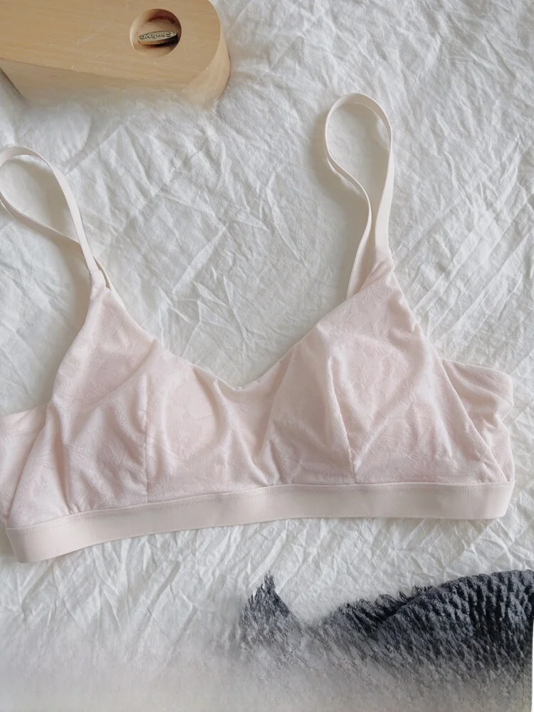 Kbra Lace Seamless Women's Bra 2025 New Style Small Chest Gathered No Steel Ring Ladies Underwear Nylon Material V-Neck Design
Kbra Lace Seamless Women's Bra 2025 New Style Small Chest Gathered No Steel Ring Ladies Underwear Nylon Material V-Neck Design