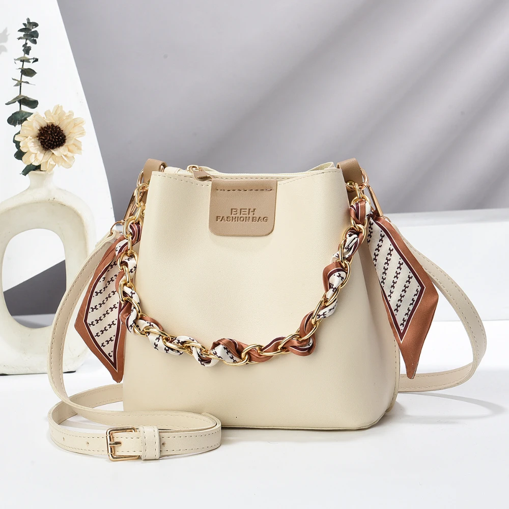 Soft PU Leather Crossbody Shoulder Bag Fashion Zipper Compartment Chain Handbag With Adjustable Strap Large Capacity Bucket Bags
Soft PU Leather Crossbody Shoulder Bag Fashion Zipper Compartment Chain Handbag With Adjustable Strap Large Capacity Bucket Bags