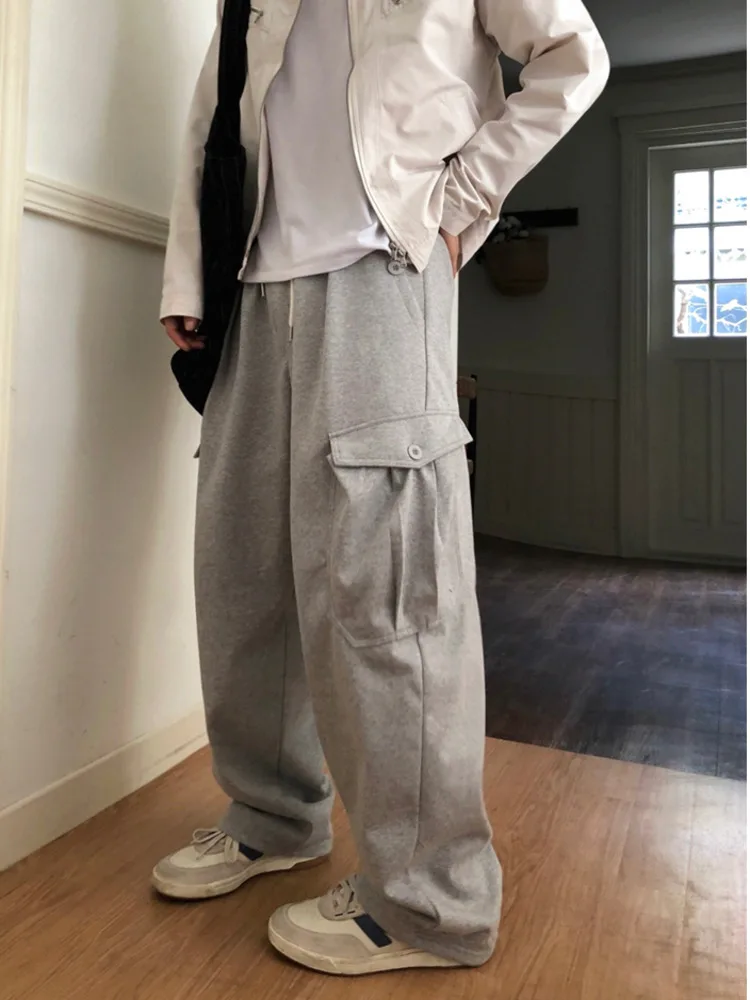 SYUHGFA 2025 Autumn Korean Style Men's Casual Pants Lager Pockets Drawstring Loose Wide Leg Simple Straight Male Bottom
SYUHGFA 2025 Autumn Korean Style Men's Casual Pants Lager Pockets Drawstring Loose Wide Leg Simple Straight Male Bottom