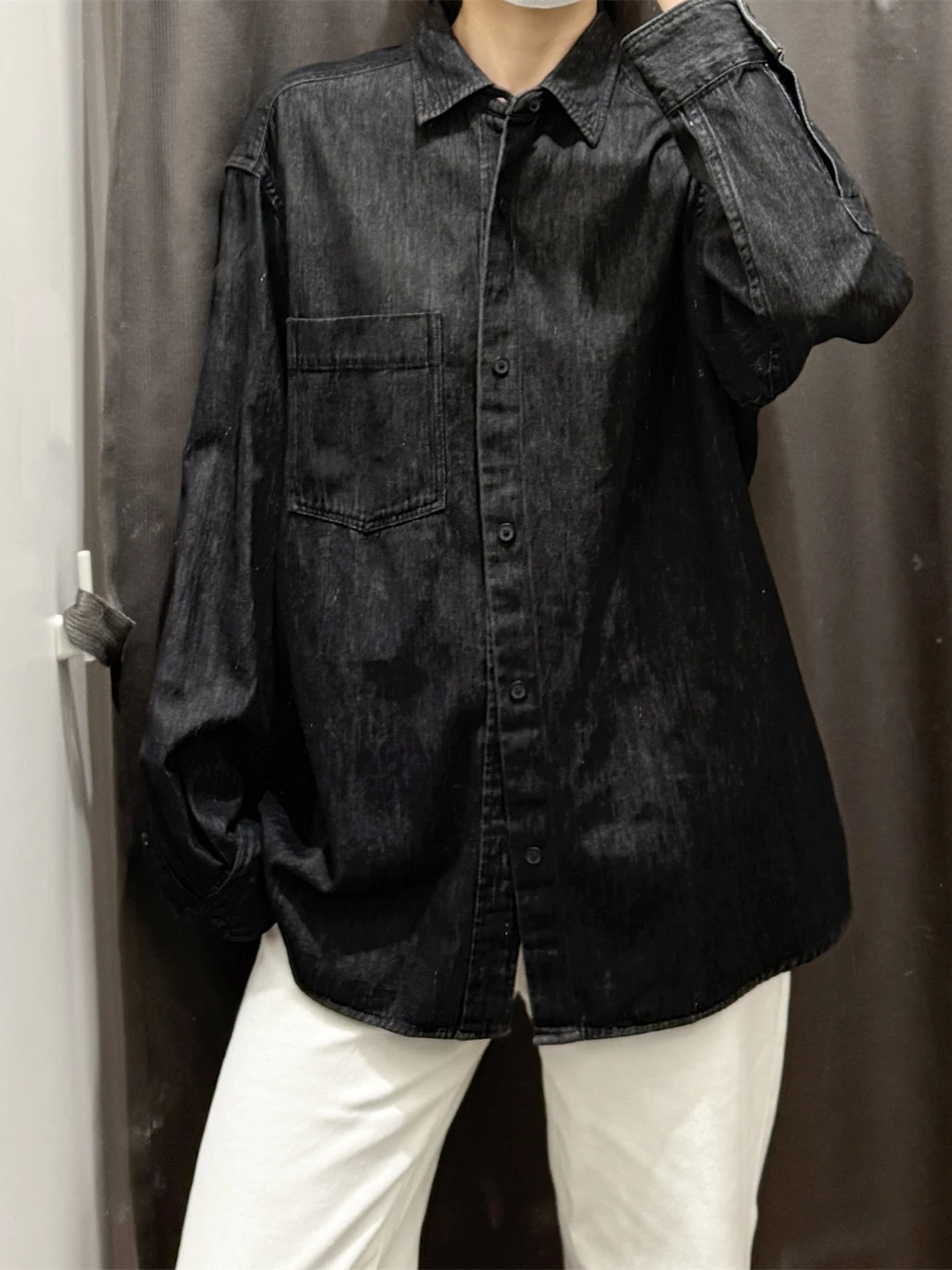 Loose Fit Denim irt Long Sve Waed Casual Sle Men Women Autumn Faion Outerwear Coat Button Closure Regular Length
Loose Fit Denim irt Long Sve Waed Casual Sle Men Women Autumn Faion Outerwear Coat Button Closure Regular Length