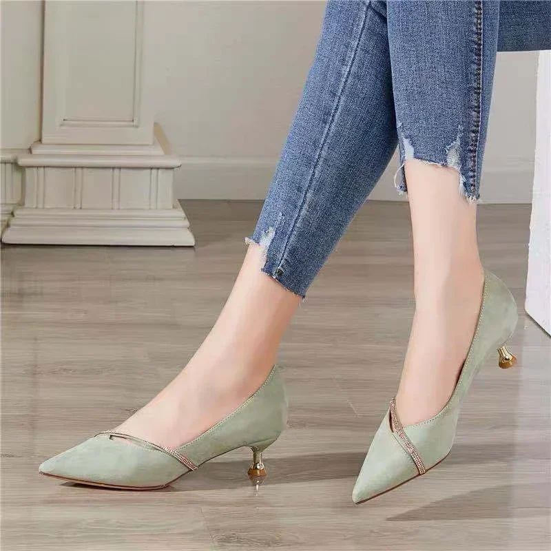 One Word Oblique Strap New Low-heeled Shoes Women's All-match Small Fresh Rhinestone Pointed Shoes Zapatos De Mujer Pumps
One Word Oblique Strap New Low-heeled Shoes Women's All-match Small Fresh Rhinestone Pointed Shoes Zapatos De Mujer Pumps