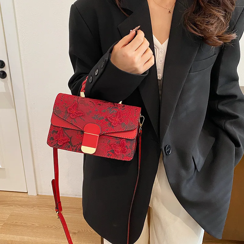 Women's Fashion Embroidered Small Square Bag New High-end Butterfly Decor Crossbody Bag 2025 PU Handheld Single Shoulder Bag
Women's Fashion Embroidered Small Square Bag New High-end Butterfly Decor Crossbody Bag 2025 PU Handheld Single Shoulder Bag