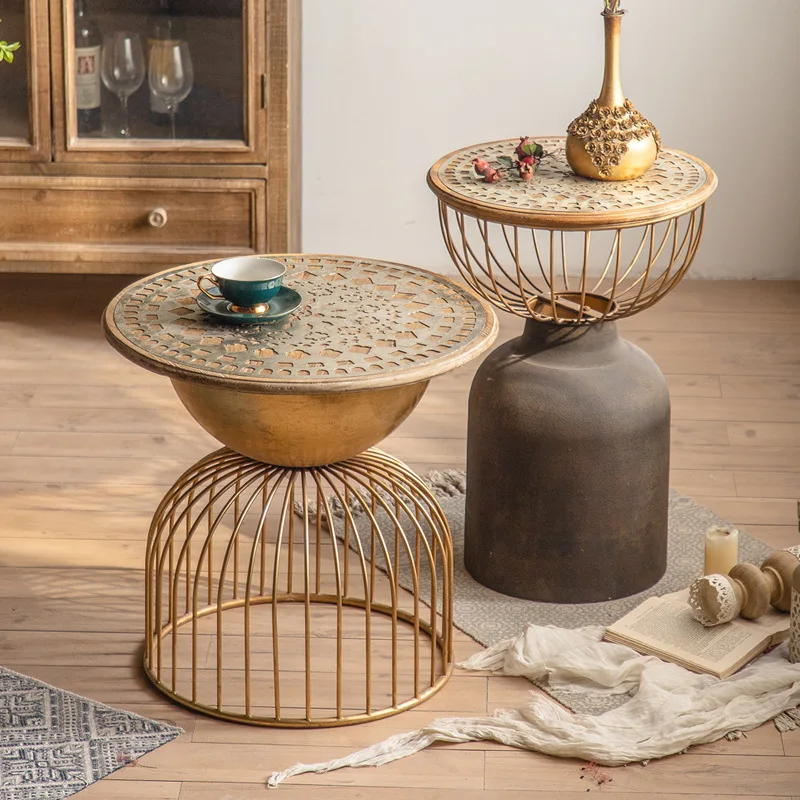 Retro carved small side table, American country bed and breakfast home solid wood coffee shop small table
Retro carved small side table, American country bed and breakfast home solid wood coffee shop small table