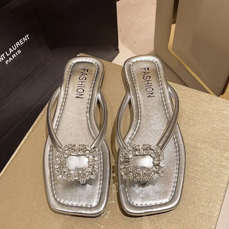 Fashion Women Sandals Sexy Flip-Flops Woman Slippers Luxury Rhinestone Casual Shoes Outdoor Comfortable Women Shoes Beach Flats
Fashion Women Sandals Sexy Flip-Flops Woman Slippers Luxury Rhinestone Casual Shoes Outdoor Comfortable Women Shoes Beach Flats
