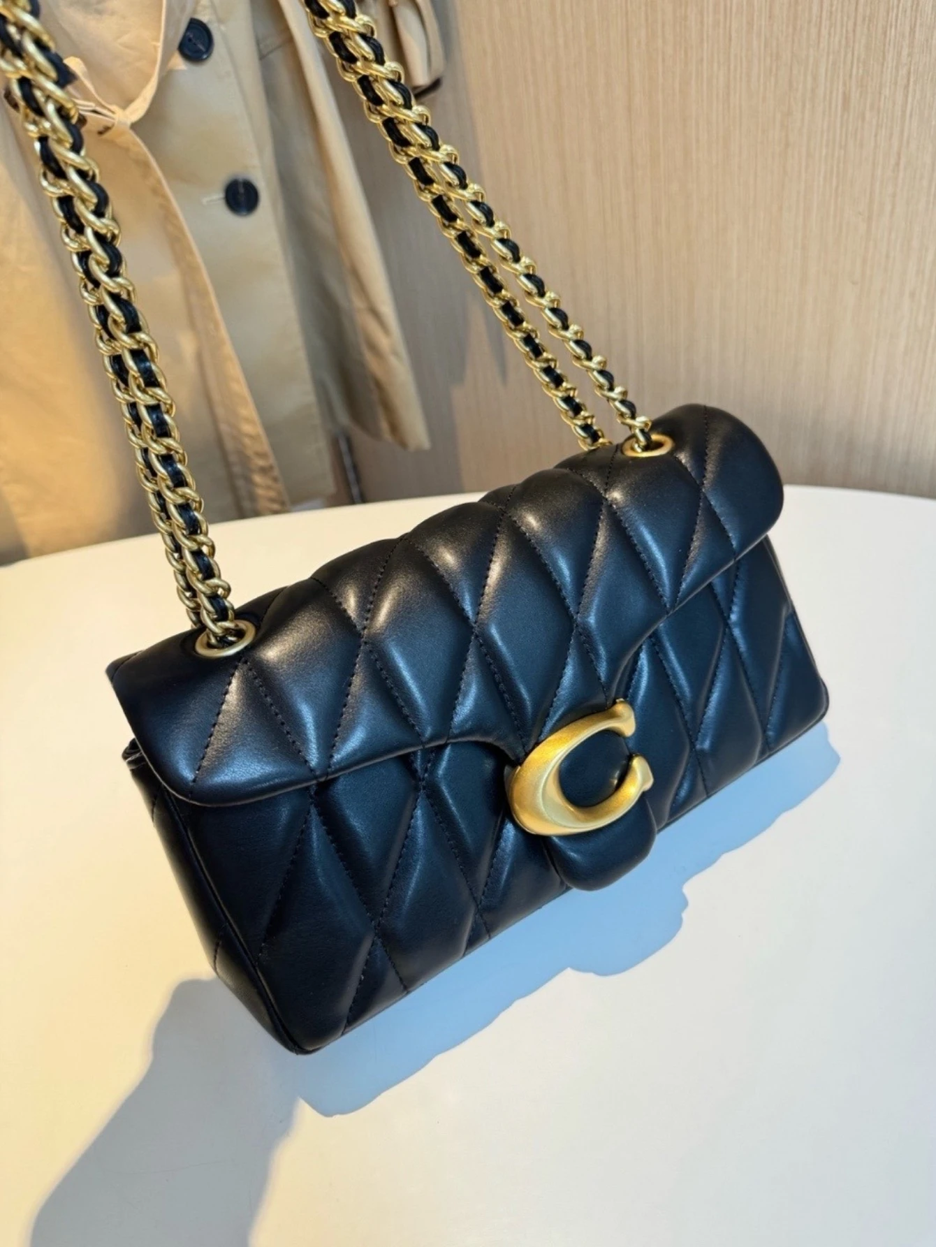 Trendy Quilted PU Leather Handbag, Women's Chain Strap Crossbody Bag, Classic Black Shoulder Purse
Trendy Quilted PU Leather Handbag, Women's Chain Strap Crossbody Bag, Classic Black Shoulder Purse