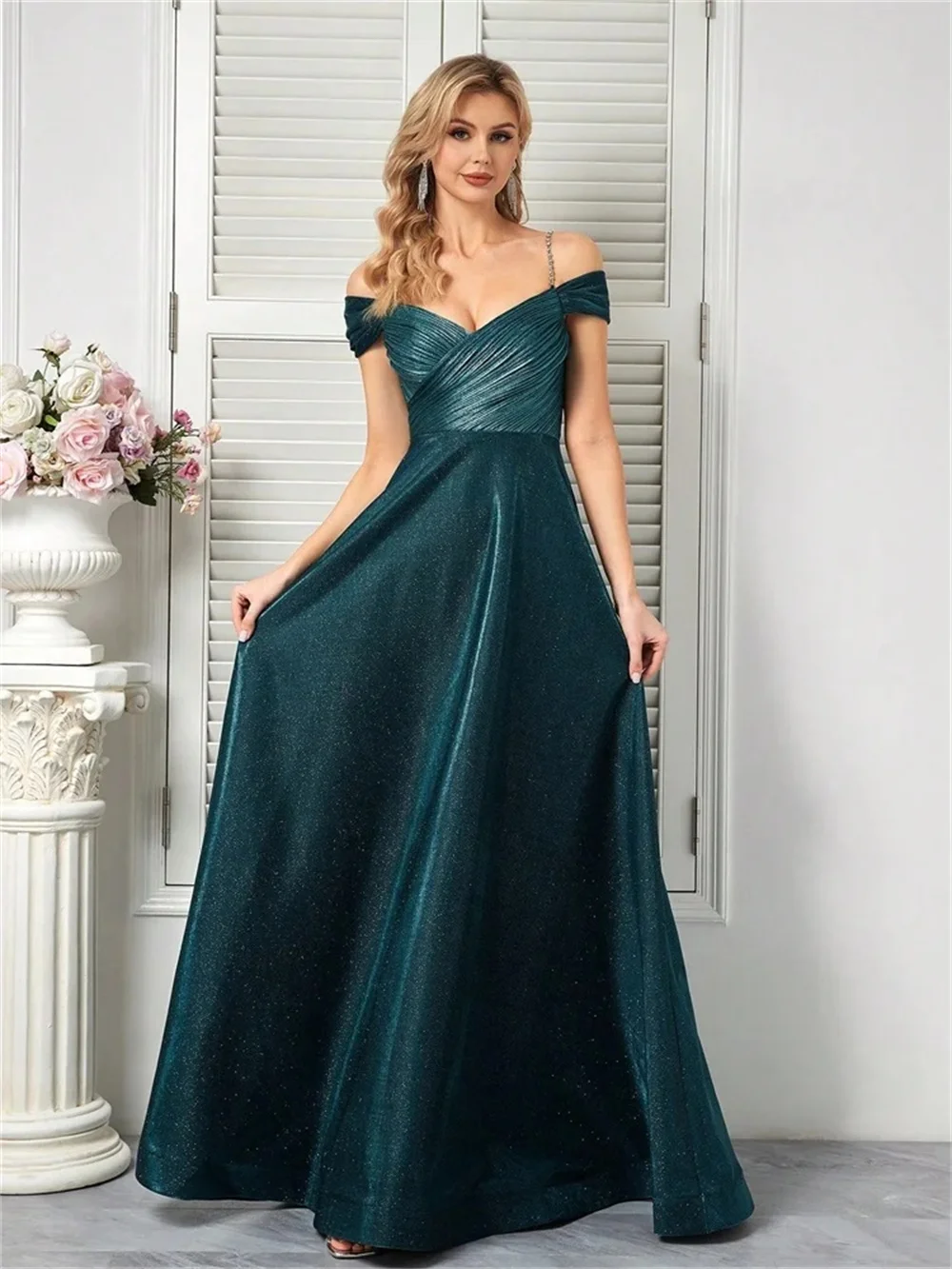 Classic waist-cinching floor-length gown with fitted cut to shape your figure. Simple and elegant, fully customized for all form
Classic waist-cinching floor-length gown with fitted cut to shape your figure. Simple and elegant, fully customized for all form