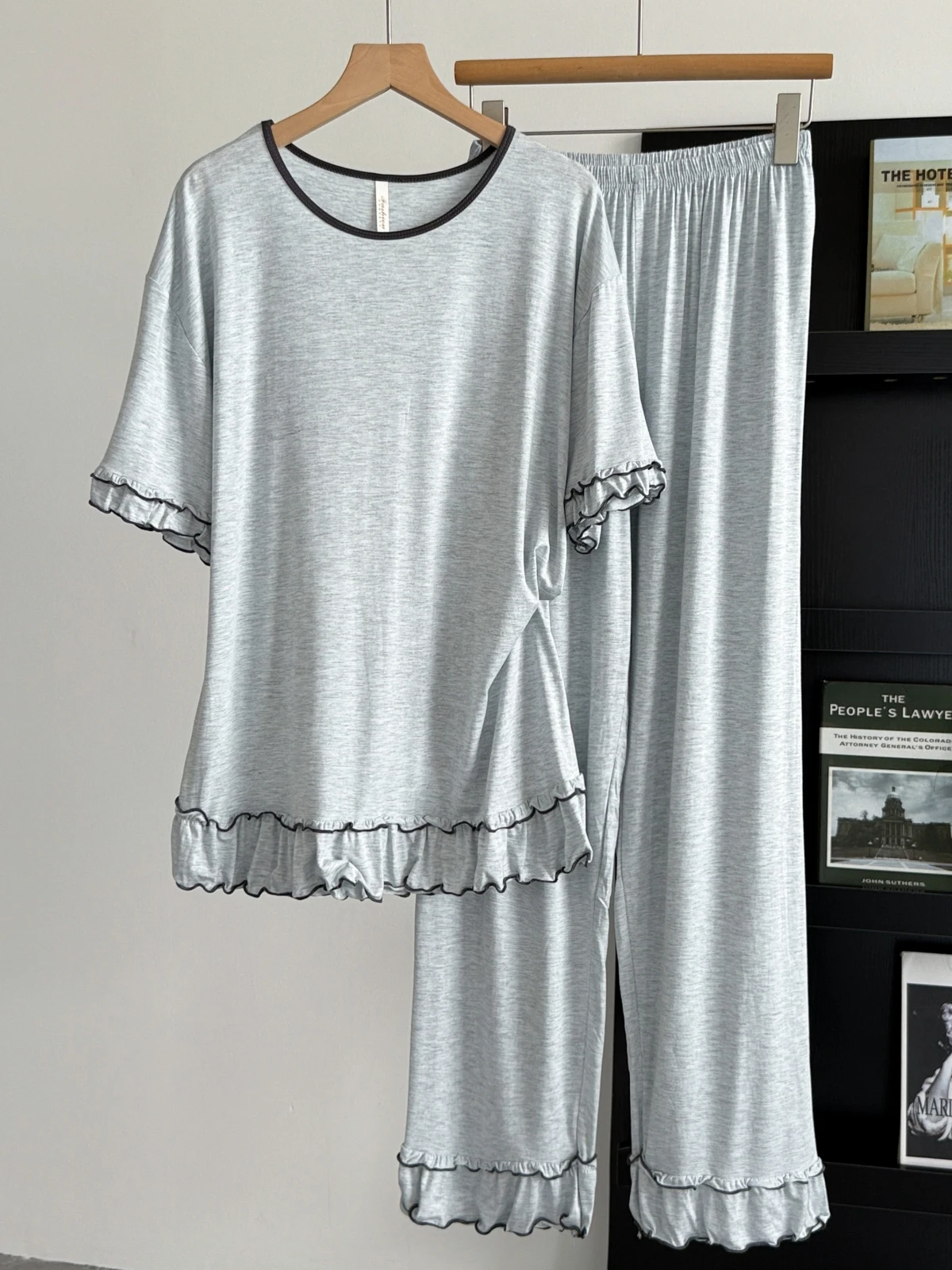 Cool Sensation Modal Sleepwear Set Women Summer Short Sleeve Long Pants Loose Fit Home Clothes round Neck Home Comfortable
Cool Sensation Modal Sleepwear Set Women Summer Short Sleeve Long Pants Loose Fit Home Clothes round Neck Home Comfortable