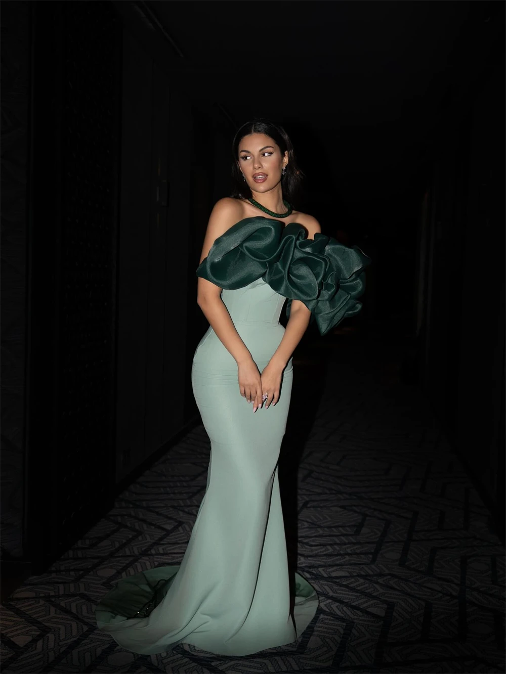 Customized Simple Green Satin Evening Dress Formal Strapless Sleeveless Celebrity Gowns Sexy Mermaid Court Train Cocktail Dress
Customized Simple Green Satin Evening Dress Formal Strapless Sleeveless Celebrity Gowns Sexy Mermaid Court Train Cocktail Dress