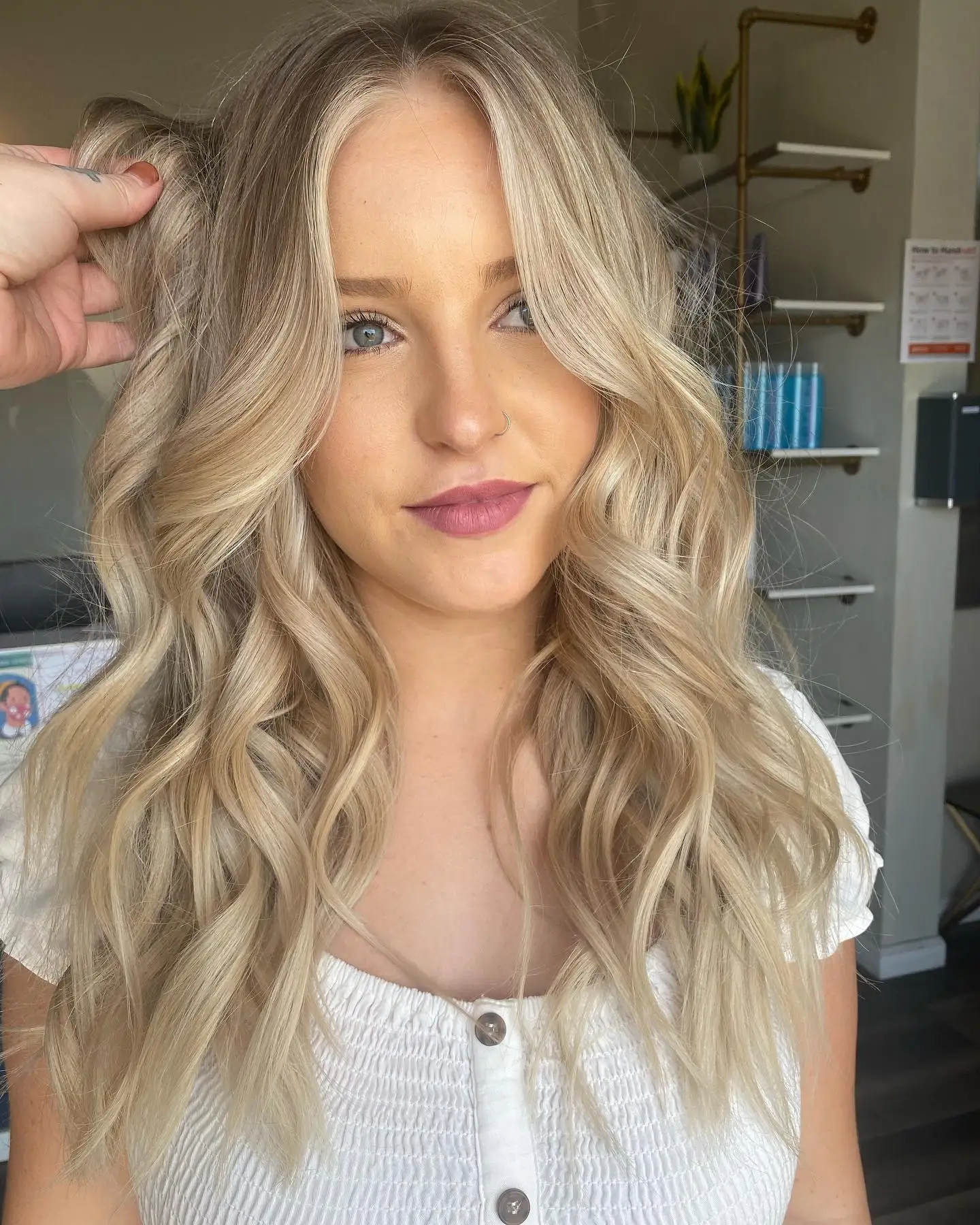 Ombre Светло-русый бесклеевой парик Короткая волна воды Парик фронта шнурка Предварительно выщипанная линия волос для женщин Косплей
Ombre Светло-русый бесклеевой парик Короткая волна воды Парик фронта шнурка Предварительно выщипанная линия волос для женщин Косплей