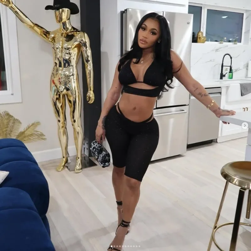 Sequins Hollow Out 2 Piece Set Women Sexy V-neck Sleeveless Tank Crop Tops + Skinny Shorts Night Clubwear Suits Summer Tracksuit
Sequins Hollow Out 2 Piece Set Women Sexy V-neck Sleeveless Tank Crop Tops + Skinny Shorts Night Clubwear Suits Summer Tracksuit