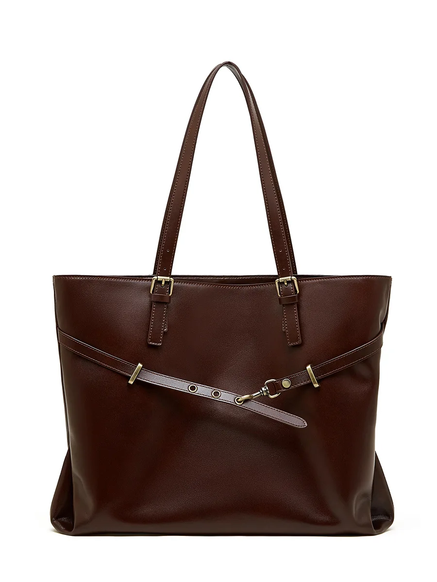 New commuting large-capacity wing bag, cowhide retro luxury tote bag, single-shoulder handbag
New commuting large-capacity wing bag, cowhide retro luxury tote bag, single-shoulder handbag