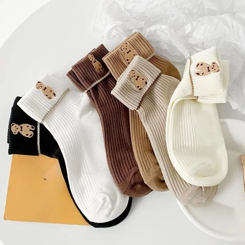 1/6 пар новых милых женских носков средней длины с вышивкой в виде плюшевого медведя, с манжетами, влагопоглощающие, дезодорирующие, дышащие, длинные носки
1/6 пар новых милых женских носков средней длины с вышивкой в виде плюшевого медведя, с манжетами, влагопоглощающие, дезодорирующие, дышащие, длинные носки