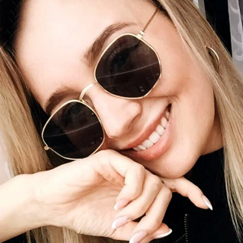 Vintage Women Outdoor Rding UV400 Eyewear Women's Fashion Metal Polygon Sunglasses Unisex Luxury Design Square Frame Sun Glasses
Vintage Women Outdoor Rding UV400 Eyewear Women's Fashion Metal Polygon Sunglasses Unisex Luxury Design Square Frame Sun Glasses