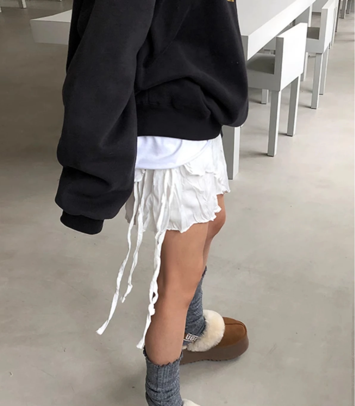 Spring Summer New High Waist Irregular Lace Up White Skirt Casual All Match High Street Spice Girl Streetwear Simple Y2k Skirt
Spring Summer New High Waist Irregular Lace Up White Skirt Casual All Match High Street Spice Girl Streetwear Simple Y2k Skirt