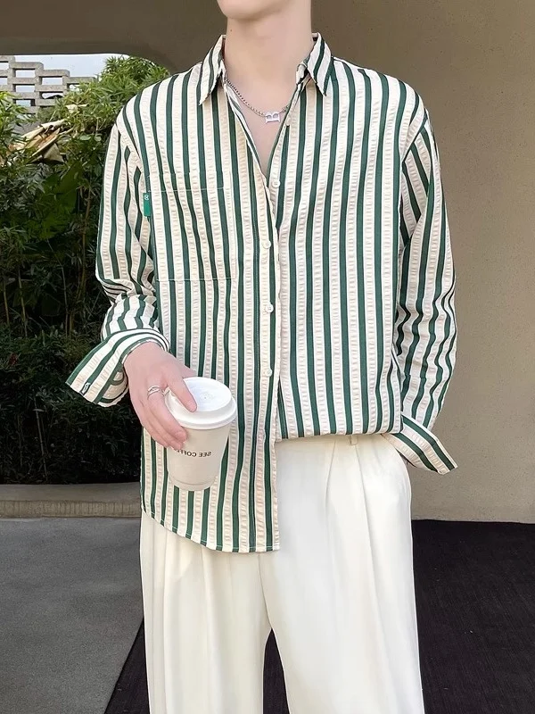 Мужская рубашка CleanFit с вертикальными полосками, длинным рукавом, в повседневном британском стиле, весна-лето, модная, молодежная, из смесового полиэстера.
Мужская рубашка CleanFit с вертикальными полосками, длинным рукавом, в повседневном британском стиле, весна-лето, модная, молодежная, из смесового полиэстера.