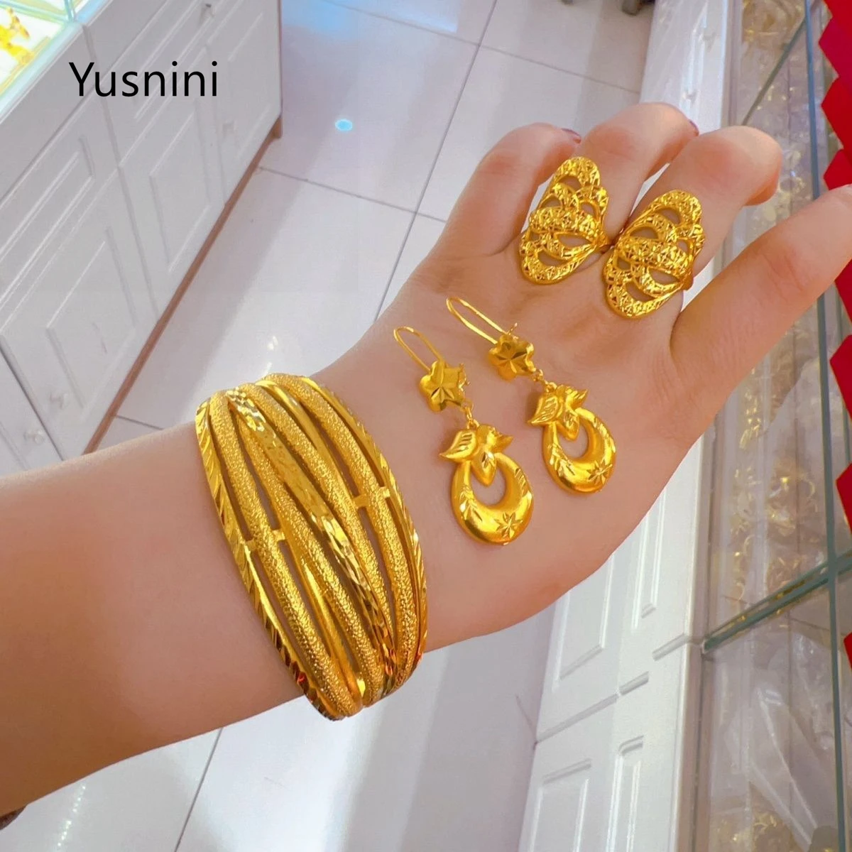 New French Dubai Luxury 24K Gold Plated Bracelet Earrings Ring Elegant Wedding Engagement Party Jewelry Set for Beloved 999
New French Dubai Luxury 24K Gold Plated Bracelet Earrings Ring Elegant Wedding Engagement Party Jewelry Set for Beloved 999