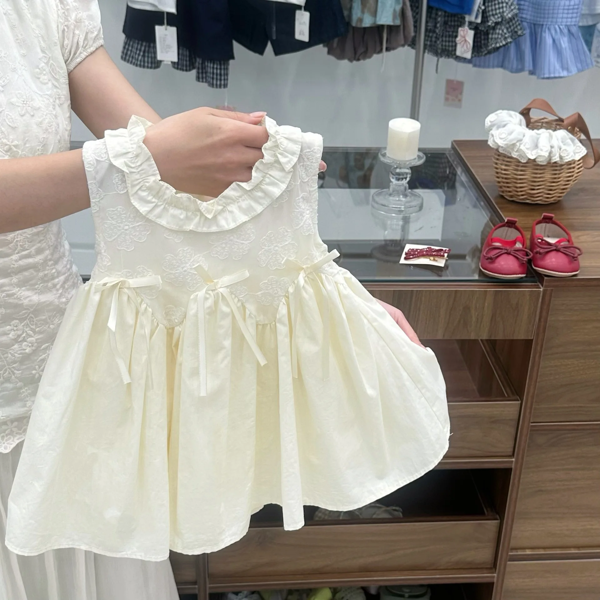 Summer Girls' Princess Dress Sweet Lace Round Neck Sleeveless A-line Dresses Flower Embroidered Birthday Gowns 2026
Summer Girls' Princess Dress Sweet Lace Round Neck Sleeveless A-line Dresses Flower Embroidered Birthday Gowns 2026