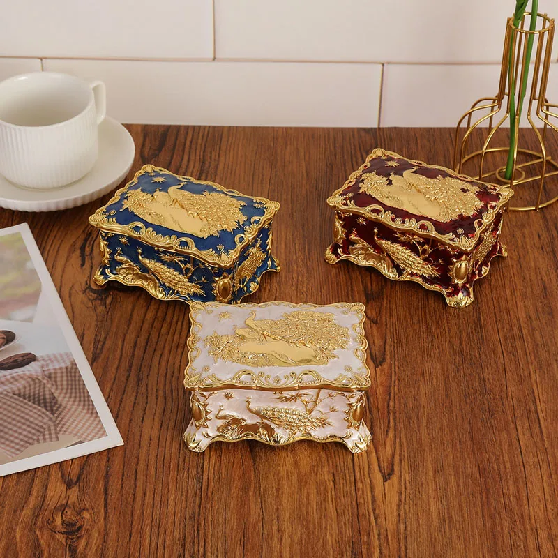 Elegant Metal Jewelry Box Peacock Pattern Zinc Alloy Trinket Storage Organizer Box Decorative Treasure Chest for Women
Elegant Metal Jewelry Box Peacock Pattern Zinc Alloy Trinket Storage Organizer Box Decorative Treasure Chest for Women