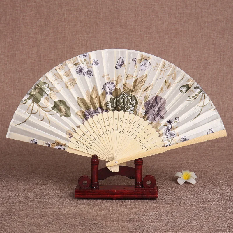 1Pcs Retro Folding Silk Fan Chinese Style Decorative Men Pocket Bamboo Handle Hand Held Fan Party Favors Home Decoration Crafts
1Pcs Retro Folding Silk Fan Chinese Style Decorative Men Pocket Bamboo Handle Hand Held Fan Party Favors Home Decoration Crafts