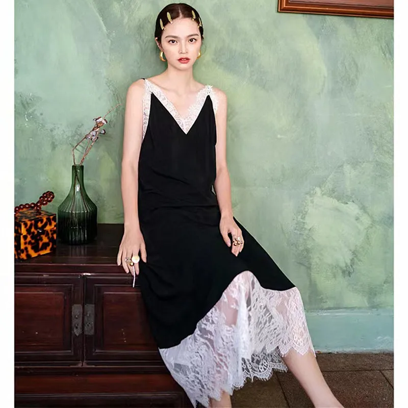 Loose Large Size Nightgowns For Women Sexy V Neck Vest Dress Lace Sling Night Shirt Plus Size Ladies Outside Wear Nightdress
Loose Large Size Nightgowns For Women Sexy V Neck Vest Dress Lace Sling Night Shirt Plus Size Ladies Outside Wear Nightdress