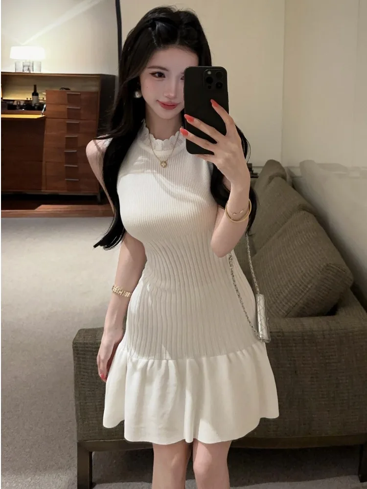 Sweet Elegant Pure Desire Lace Trim Splice Knitted Sleeveless Dress Sexy Slim Fit Butt Hugging Short Skirt Korean Style Commute
Sweet Elegant Pure Desire Lace Trim Splice Knitted Sleeveless Dress Sexy Slim Fit Butt Hugging Short Skirt Korean Style Commute