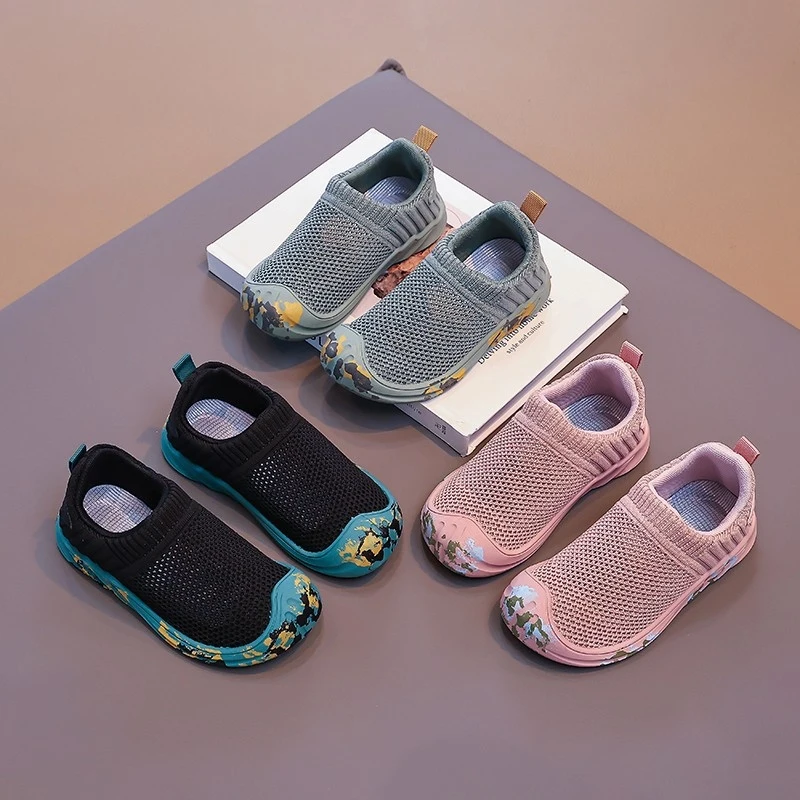 Boys Sports Shoes New Summer Children Shoes Breathable Soft-Soled Running Shoes For Student Mesh Lightweight Shoes
Boys Sports Shoes New Summer Children Shoes Breathable Soft-Soled Running Shoes For Student Mesh Lightweight Shoes