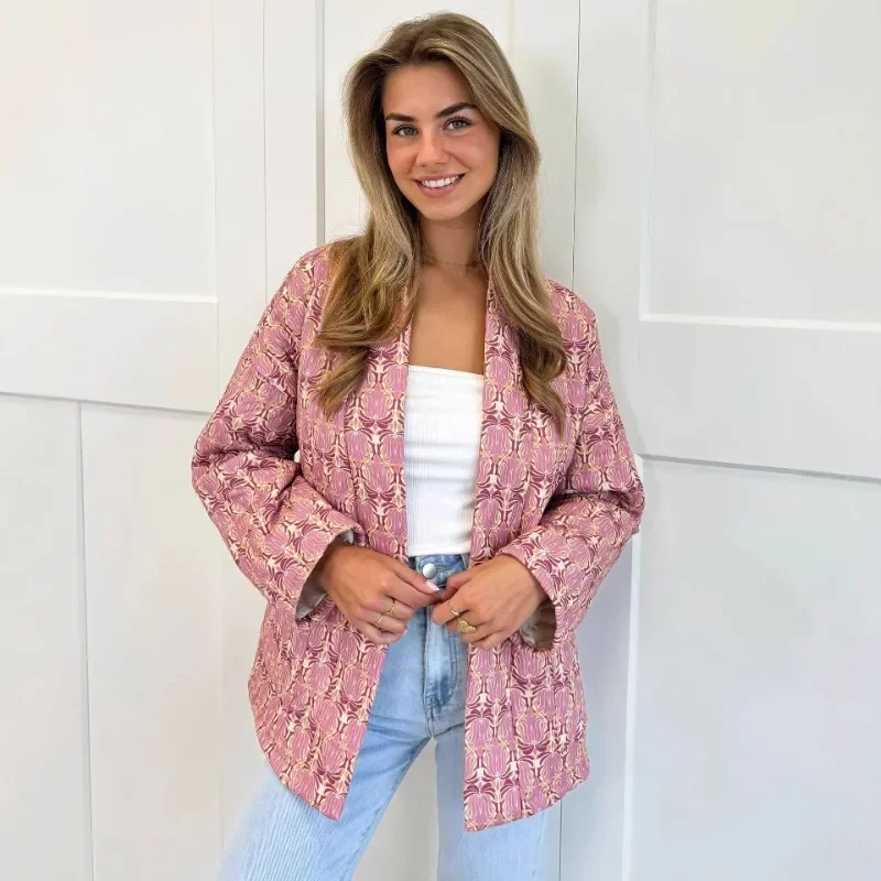 2025 New Elegant Purple Women Winter Padded Jacket Vintage Print Spliced Pockets V-neck Long Sleeve Coat Cardigan Women Clothing
2025 New Elegant Purple Women Winter Padded Jacket Vintage Print Spliced Pockets V-neck Long Sleeve Coat Cardigan Women Clothing