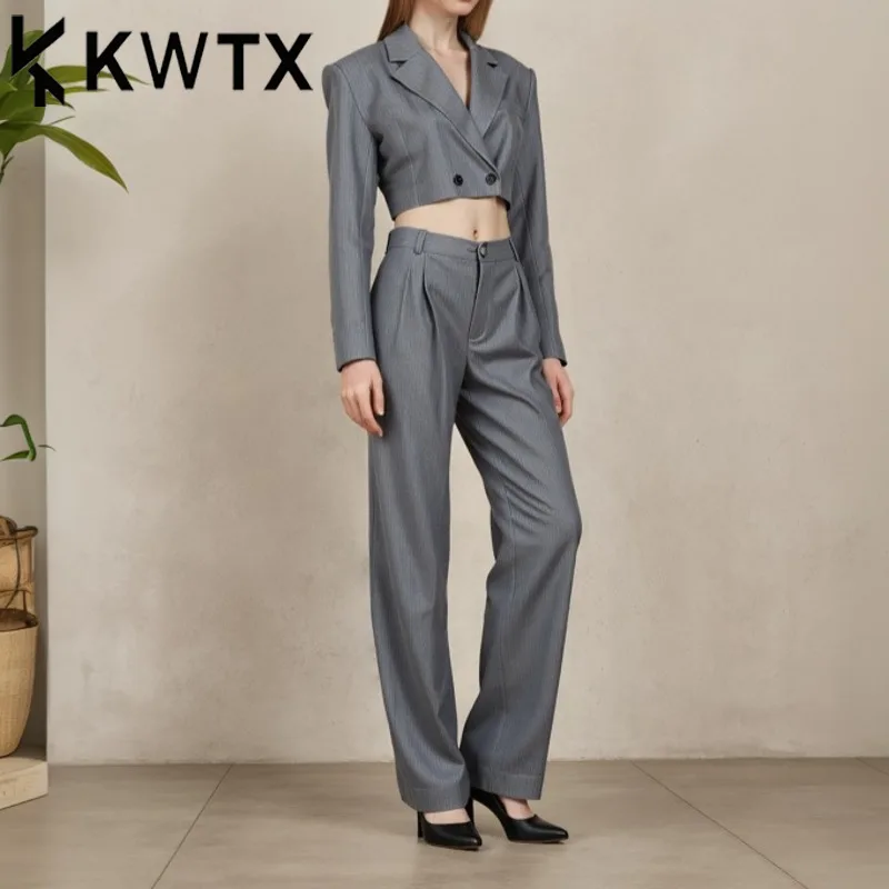 KWTX Women’s 2PC Blazer & Wide Leg Pants Set 2025 Spring Summer Pure Color Lapel Collar 2 Button Casual Chic Outfit
KWTX Women’s 2PC Blazer & Wide Leg Pants Set 2025 Spring Summer Pure Color Lapel Collar 2 Button Casual Chic Outfit