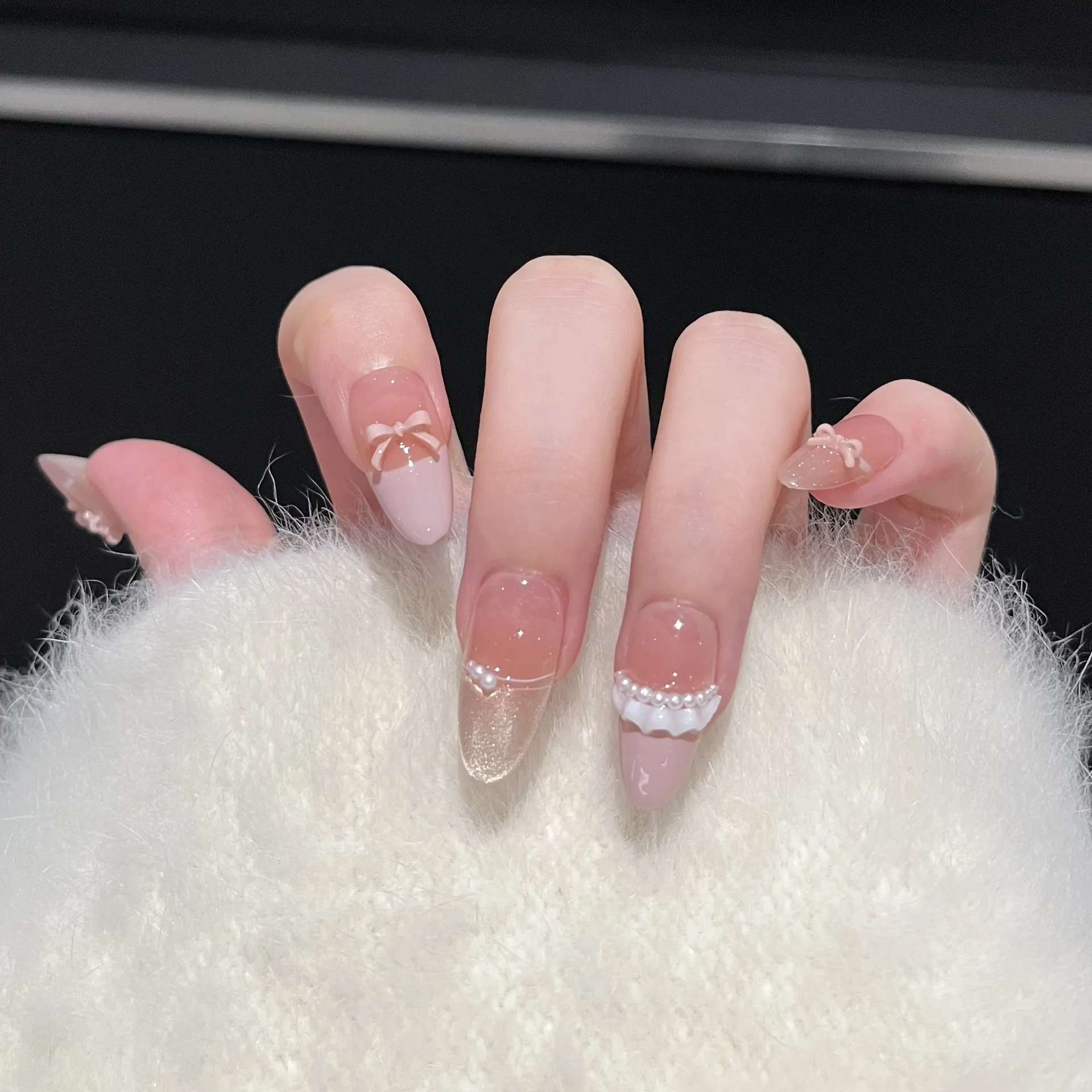Aurora French Almond Nail Tail 3D Pearl Relief Press on Nail Art Removable Fake Nail with Jelly Glue Vacation Rubbing Strip
Aurora French Almond Nail Tail 3D Pearl Relief Press on Nail Art Removable Fake Nail with Jelly Glue Vacation Rubbing Strip