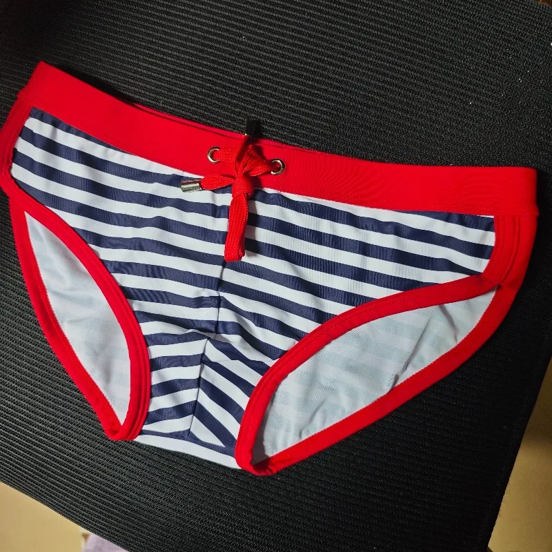 Swimming trunks manufacturer, fashion real shot original picture, beach pants brand striped swimming trunks wholesale 30901
Swimming trunks manufacturer, fashion real shot original picture, beach pants brand striped swimming trunks wholesale 30901