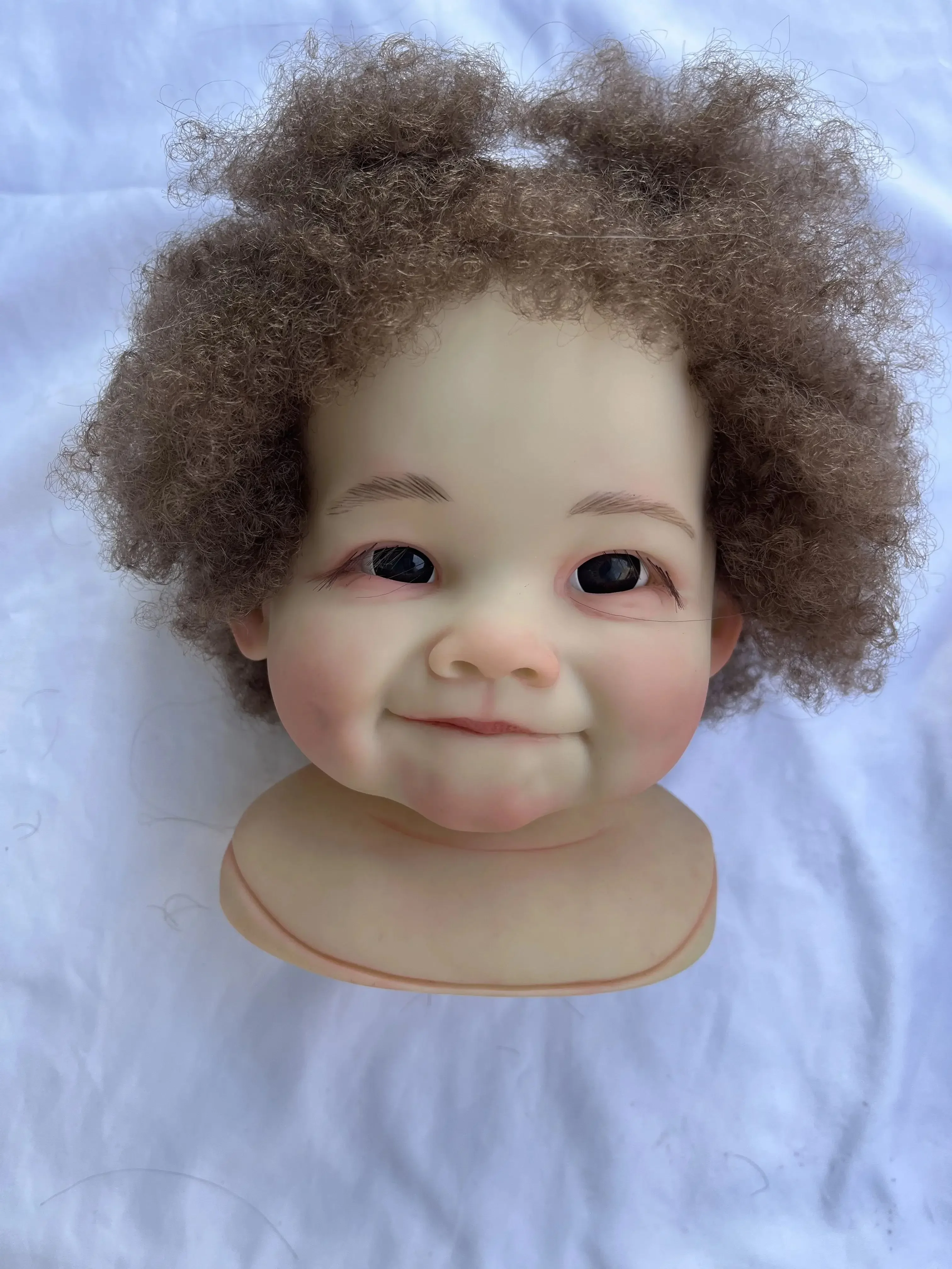 St.Store индивидуальные ограниченные поставки 28 дюймов Reborn Baby Raya с ручными коричневыми вьющимися волосами, окрашенный комплект, часть «сделай сам», реальные фотографии
St.Store индивидуальные ограниченные поставки 28 дюймов Reborn Baby Raya с ручными коричневыми вьющимися волосами, окрашенный комплект, часть «сделай сам», реальные фотографии