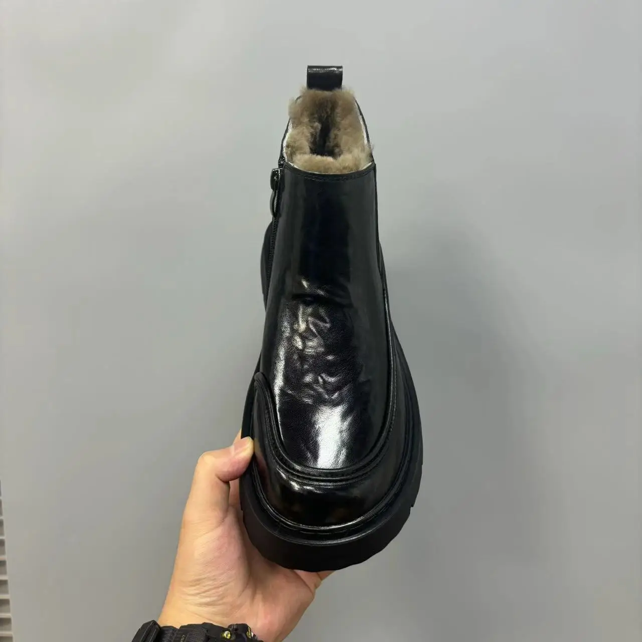 Men's boots 2025 winter wool and plush thickened versatile high waisted men's shoes handsome and fashionable men's shoes
Men's boots 2025 winter wool and plush thickened versatile high waisted men's shoes handsome and fashionable men's shoes