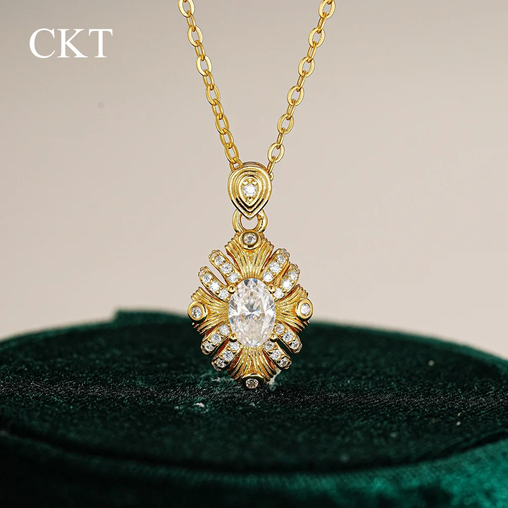 CKT 18k Gold 1ct Diamond Bauhinia Necklace Flashing Moissanite Sunflower Pendant Light and Exquisite Wedding Fine Jewelry
CKT 18k Gold 1ct Diamond Bauhinia Necklace Flashing Moissanite Sunflower Pendant Light and Exquisite Wedding Fine Jewelry