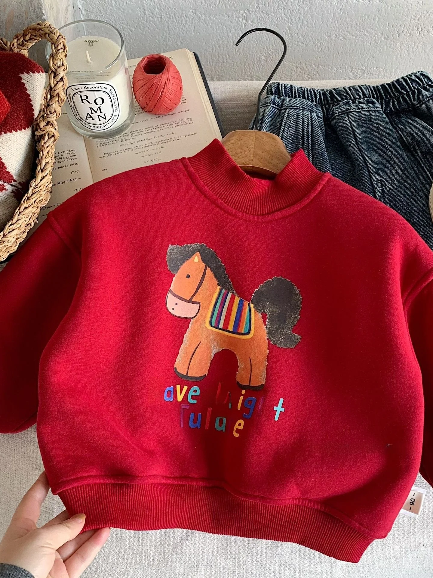 Thiened Fce Winter Hoodie Children's Korean Sle Faionable New Year Celebration Girls' Clothing Long Sve Hanfu Top
Thiened Fce Winter Hoodie Children's Korean Sle Faionable New Year Celebration Girls' Clothing Long Sve Hanfu Top