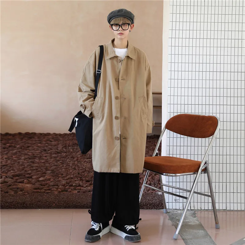 Мужской повседневный тренч с отложным воротником, свободный крой, в стиле Харадзюку, длинное пальто на весну, однобортная куртка в уличном стиле
Мужской повседневный тренч с отложным воротником, свободный крой, в стиле Харадзюку, длинное пальто на весну, однобортная куртка в уличном стиле