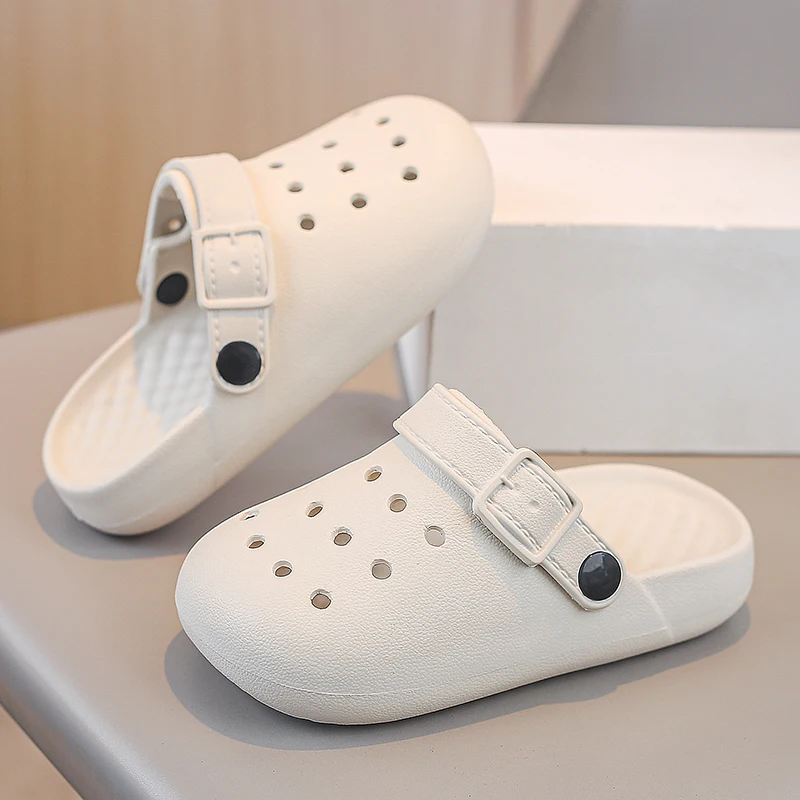 A pair of summer children's outdoor sports sandals with perforated design. The sole is soft and durable. Model number: ZZ - 222
A pair of summer children's outdoor sports sandals with perforated design. The sole is soft and durable. Model number: ZZ - 222